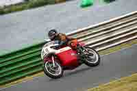 Vintage-motorcycle-club;eventdigitalimages;mallory-park;mallory-park-trackday-photographs;no-limits-trackdays;peter-wileman-photography;trackday-digital-images;trackday-photos;vmcc-festival-1000-bikes-photographs